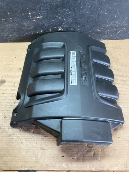 2005 to 2007 Honda Odyssey Black Engine Cover OEM s3691 DG2