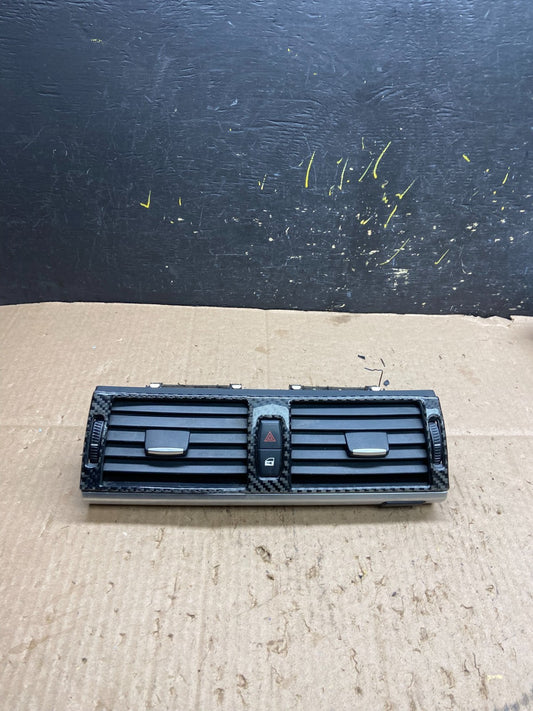 2007 to 2013 BMW X5 X6 Center Console Dash Air Vent OEM Y7721 DG0