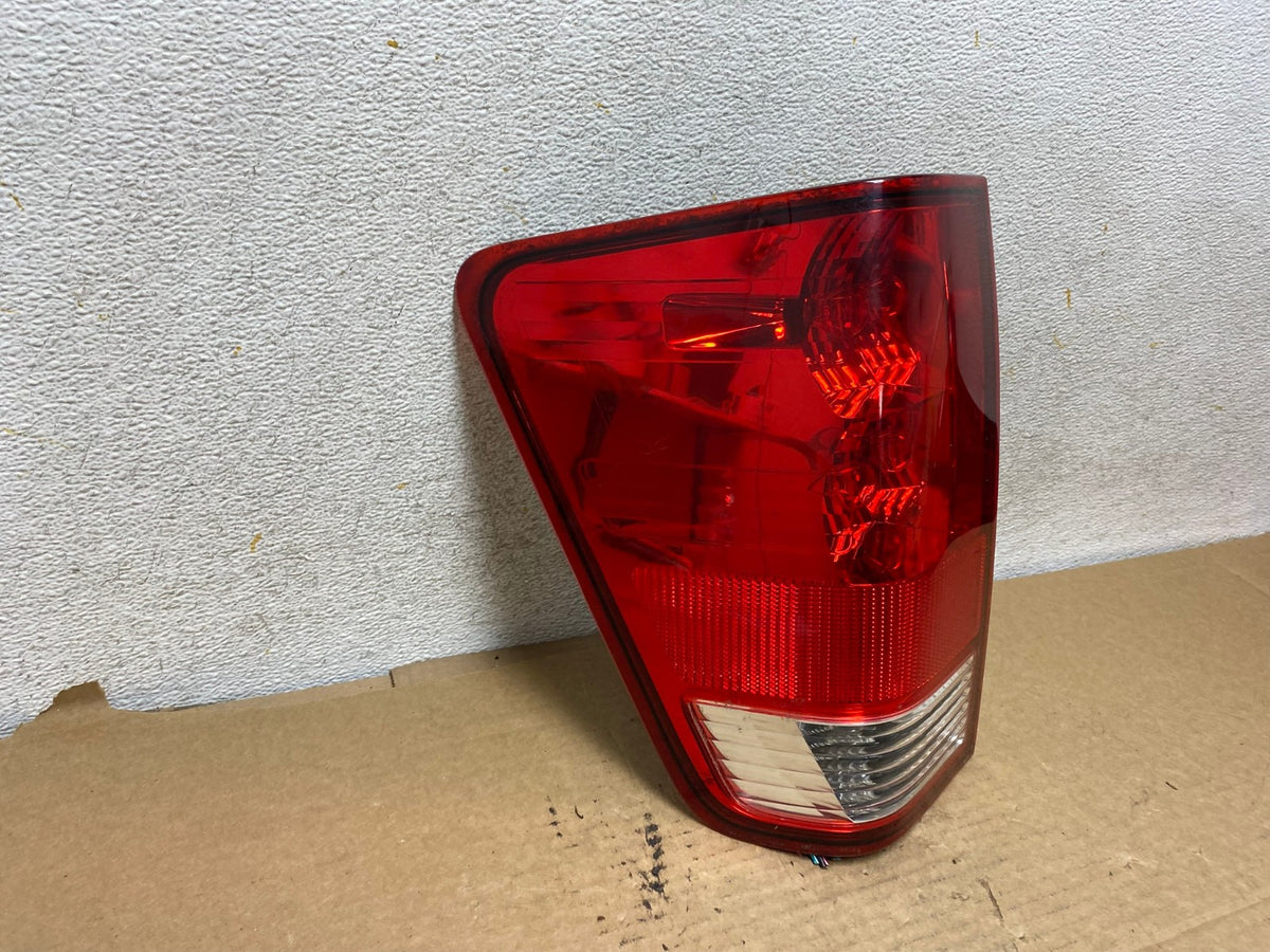 2004 to 2015 Nissan Titan Left Driver Lh Side Tail light AH7994 LK1