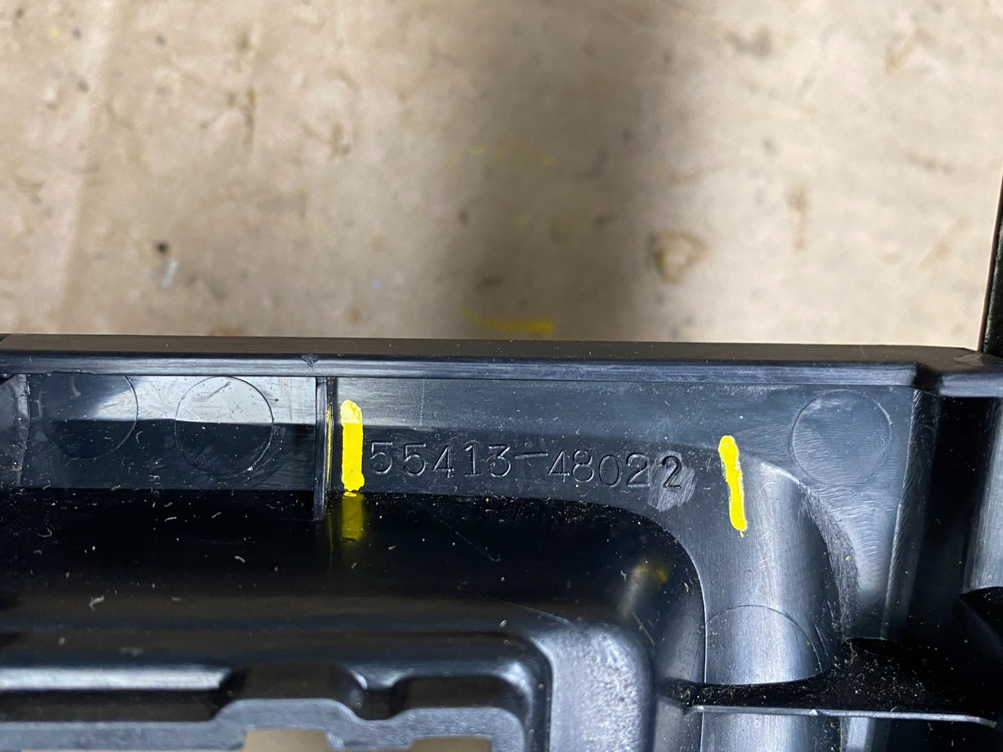 1999 to 2003 Lexus RX300 dash Console Center Shifter Floor Bezel U4909 DG5