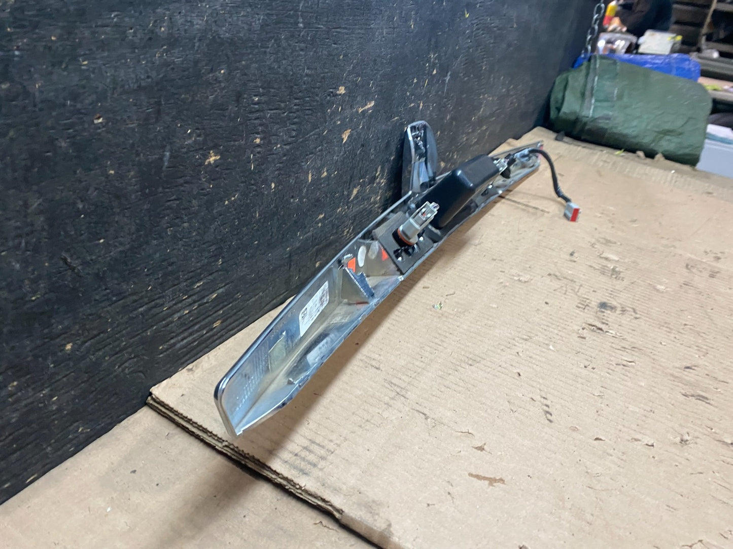 2009 to 2012 Lincoln MKS Camera Trunk Moulding Lid Chrome Trim OEM w2493 DG6