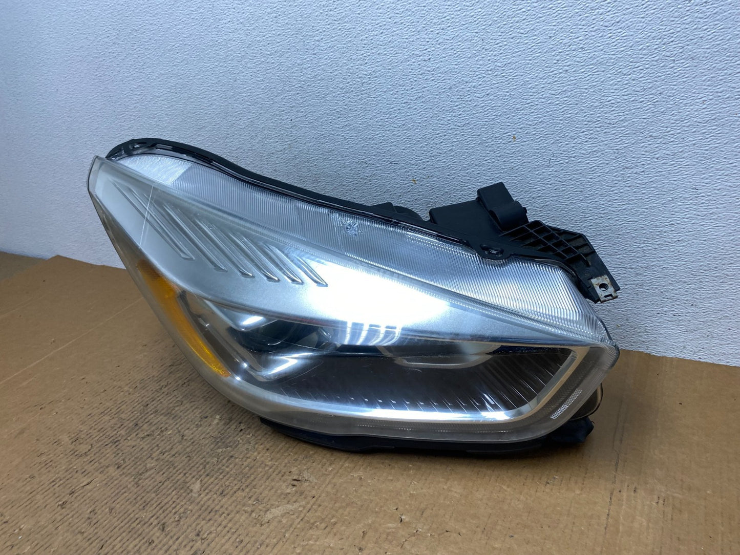2017 - 2019 Ford Escape Right Passenger Side LED Headlight W/Module AE1610 DW1