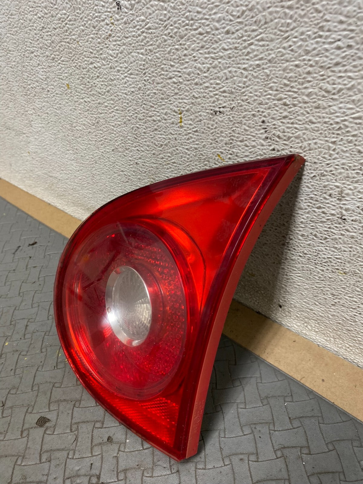 2006-2009 Volkswagen Golf Right Passenger Rh Tail Light Inner Trunk C5489 DG11