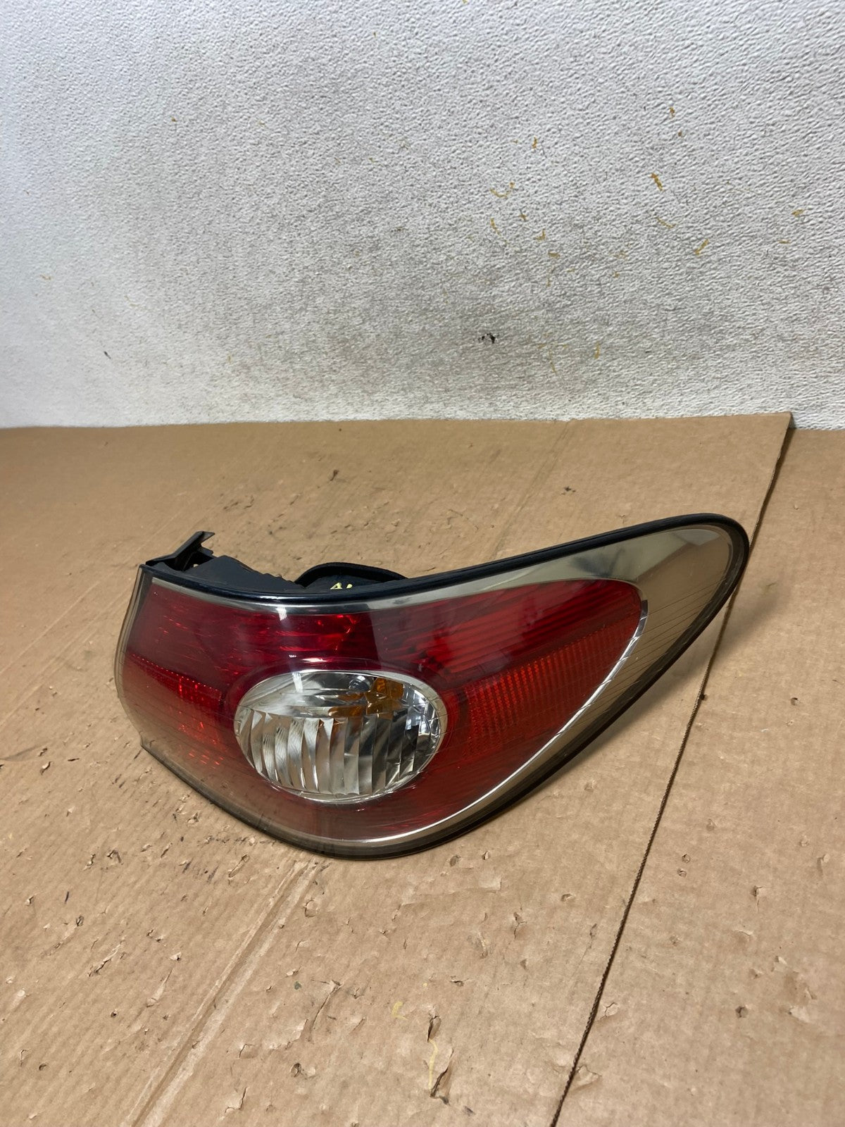 2002 to 2004 Lexus ES300 ES330 Right Passenger Side Tail Light AI5471 LK1