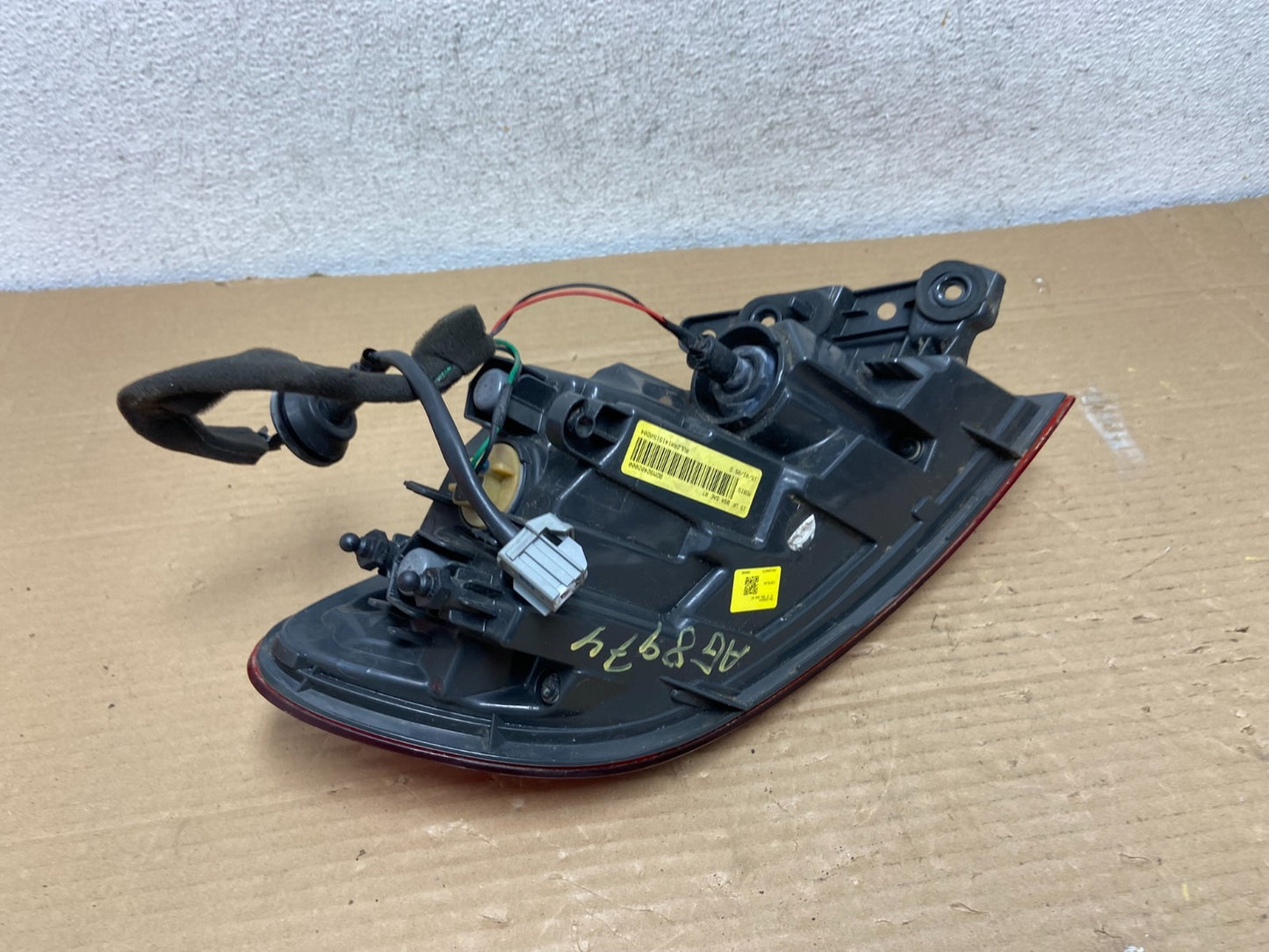 2015 2016 2017 Chrysler 200 Sedan Right Passenger Side Tail Light AG8974 DW5