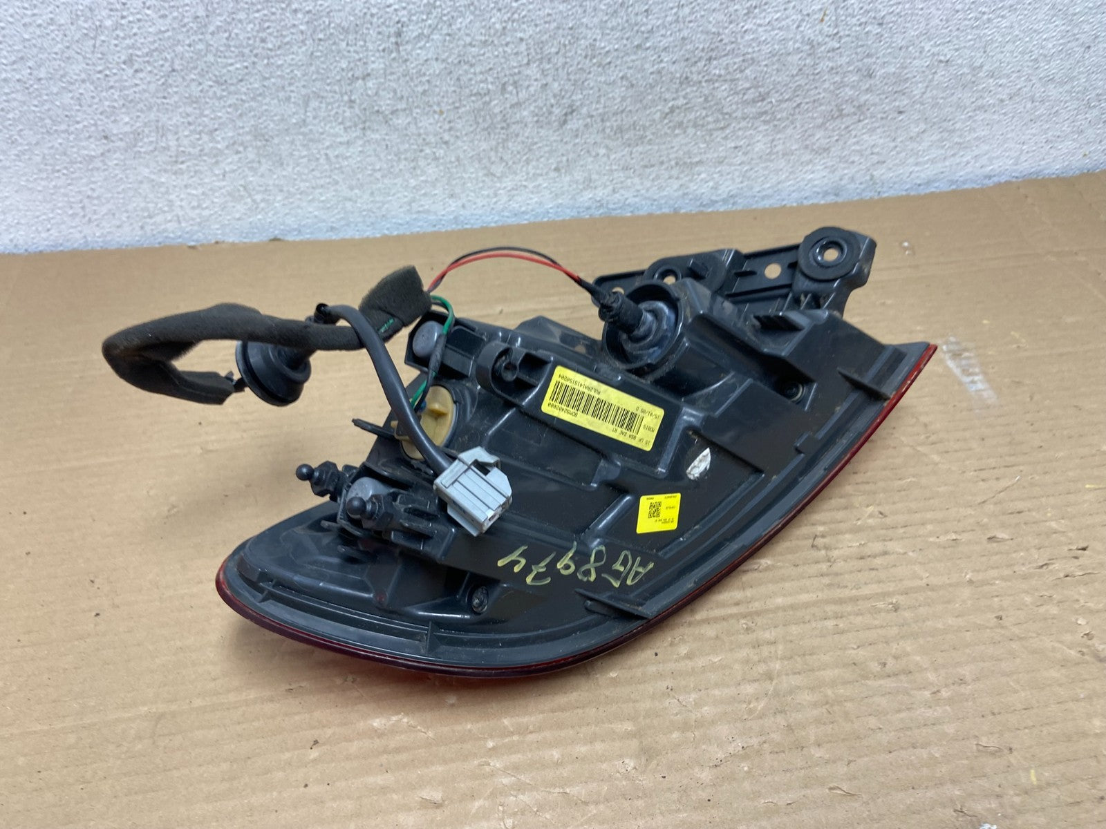 2015 2016 2017 Chrysler 200 Sedan Right Passenger Side Tail Light AG8974 DW5