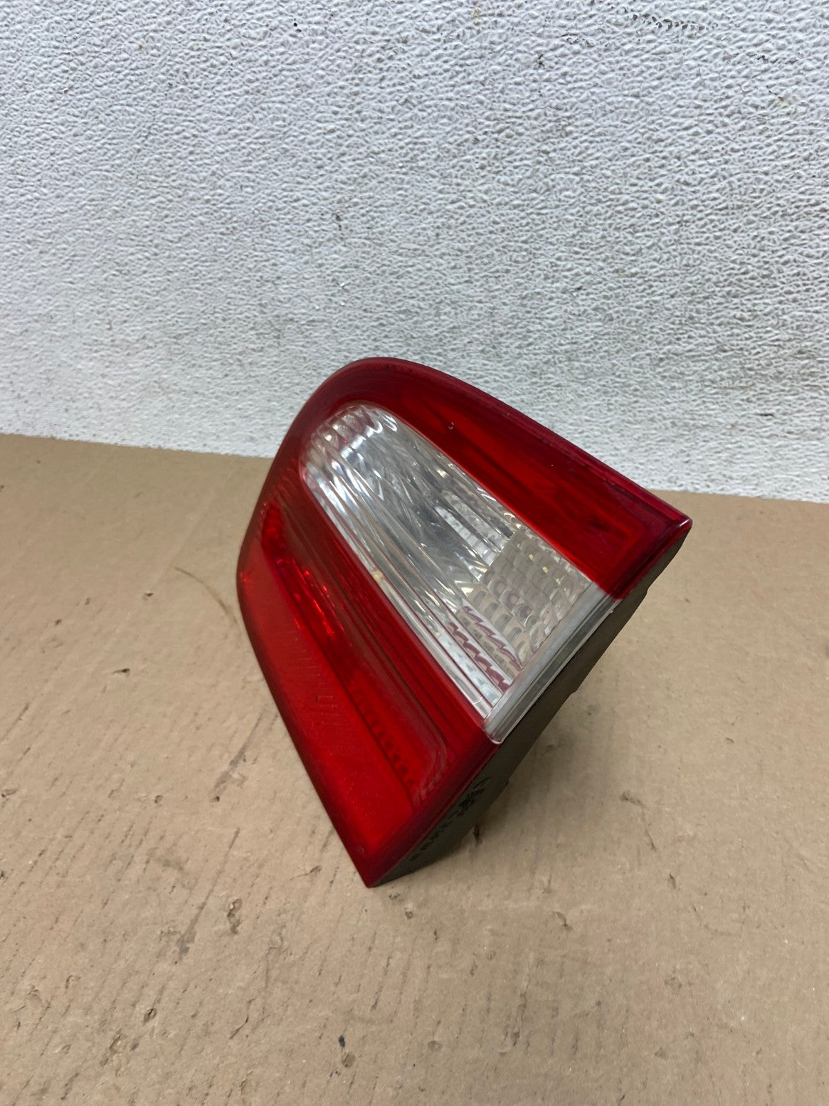 2003-2006 Mercedes E-Class Wagon W211 Right Passenger Inner Tail Light AE7287 LK1