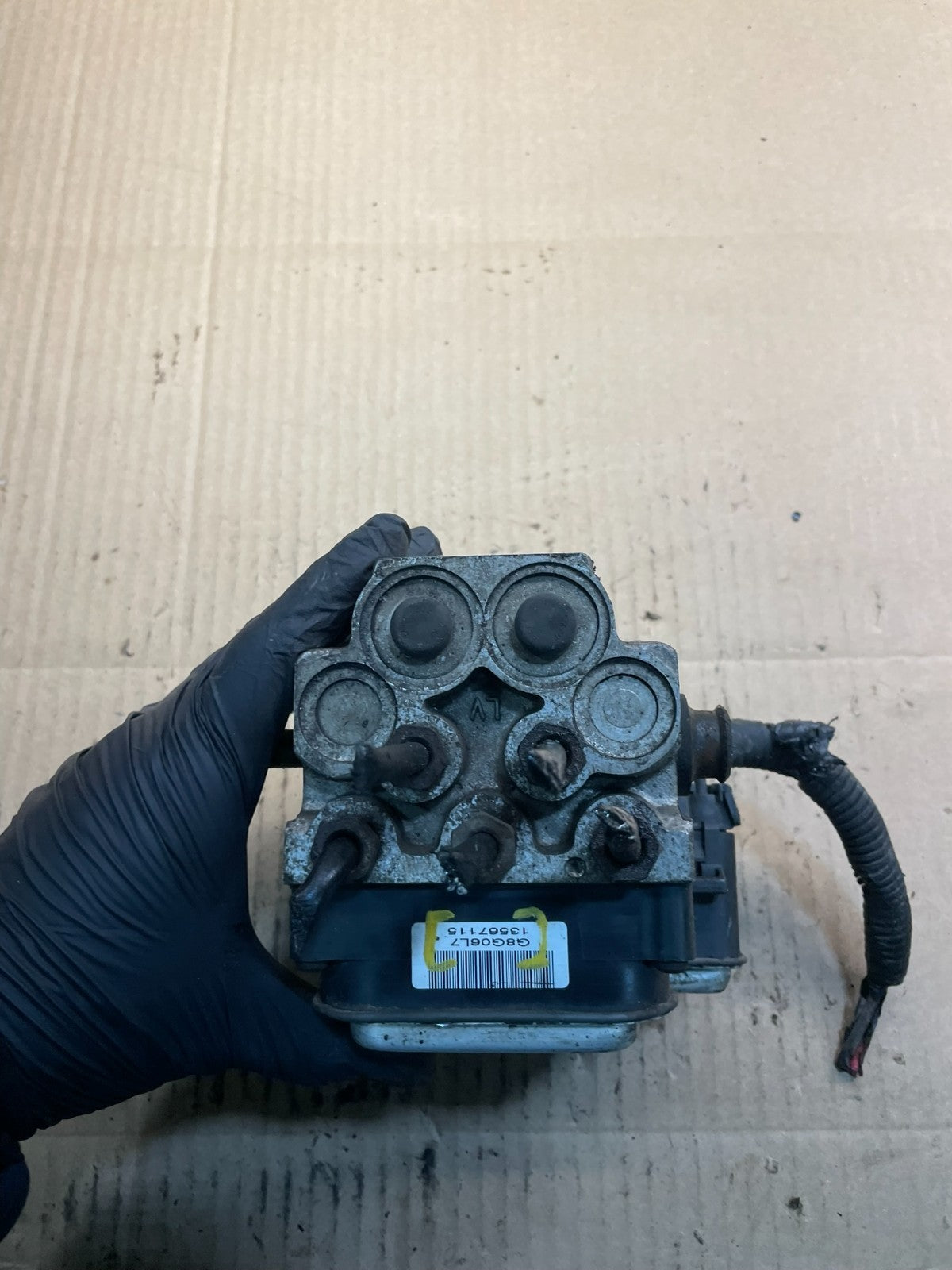 2004-2006 Chevrolet Express ABS Pump Control OEM 13567115 Module X8567 DG1