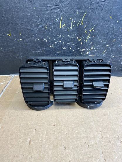 2007 - 2012 GMC Acadia Center Dash AC Air Vent Grille Trim Panel OEM AB1900 DG0