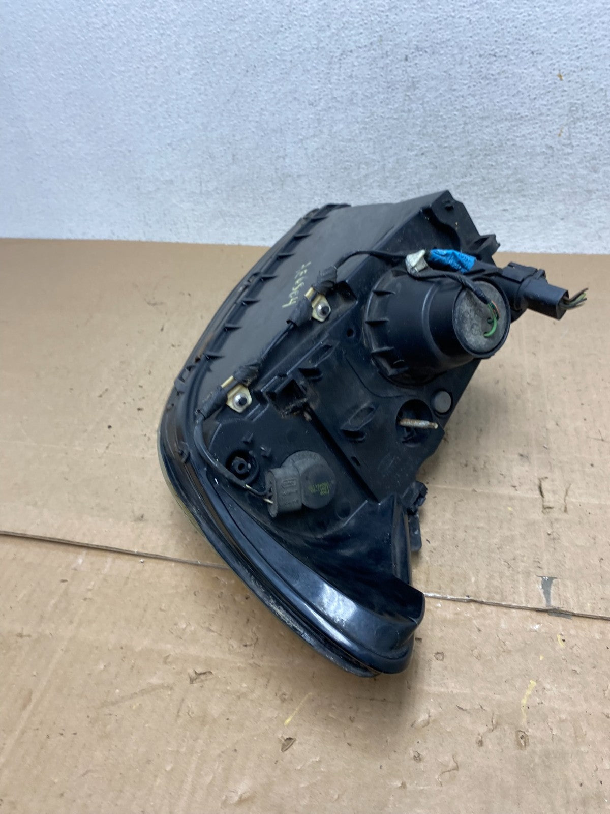 2000 to 2007 Ford Taurus Right Passenger RH Side Halogen Headlight AE6504 DW7