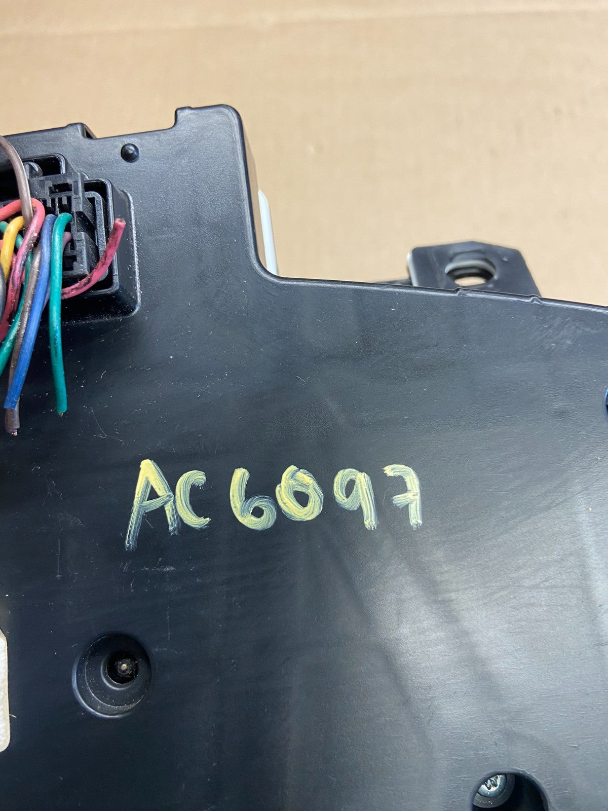 2007 to 2013 Chevrolet Silverado Suburban Cluster Gauge Speedometer OE ac6097 DG6
