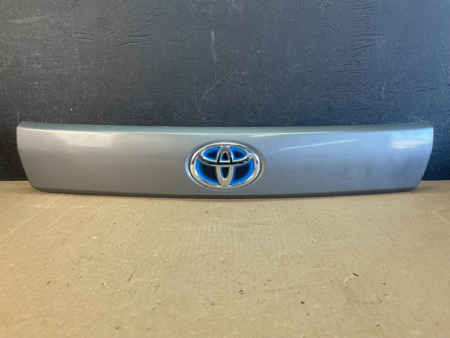 2012 2013 2014 Toyota Prius V Trunk Lid Liftgate Garnish Trim Panel AD5716 DW0