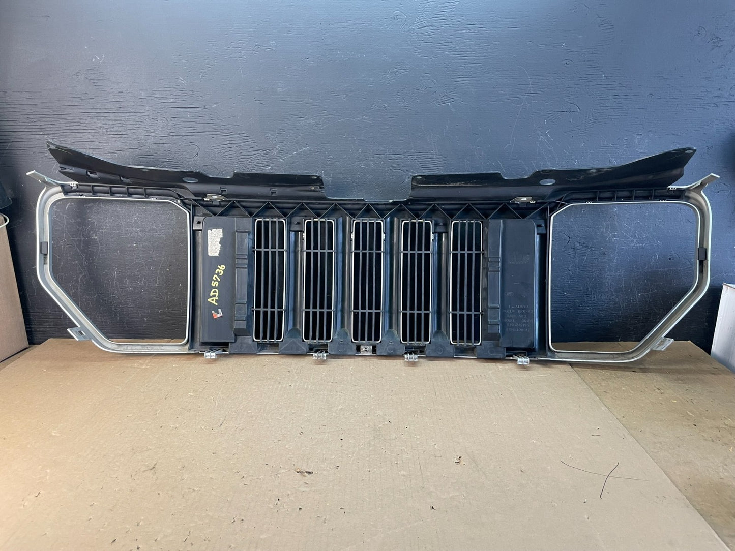 2008 2009 2010 2011 2012 Jeep Liberty Front Upper Grill Grille AD5736 DG5