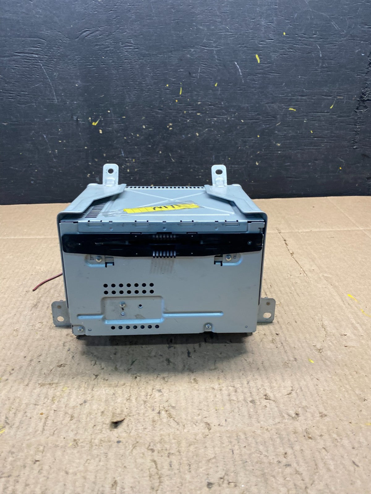 2011 2012 Ford Taurus Radio Stereo CD Player Receiver AM FM Audio r6202 DG0