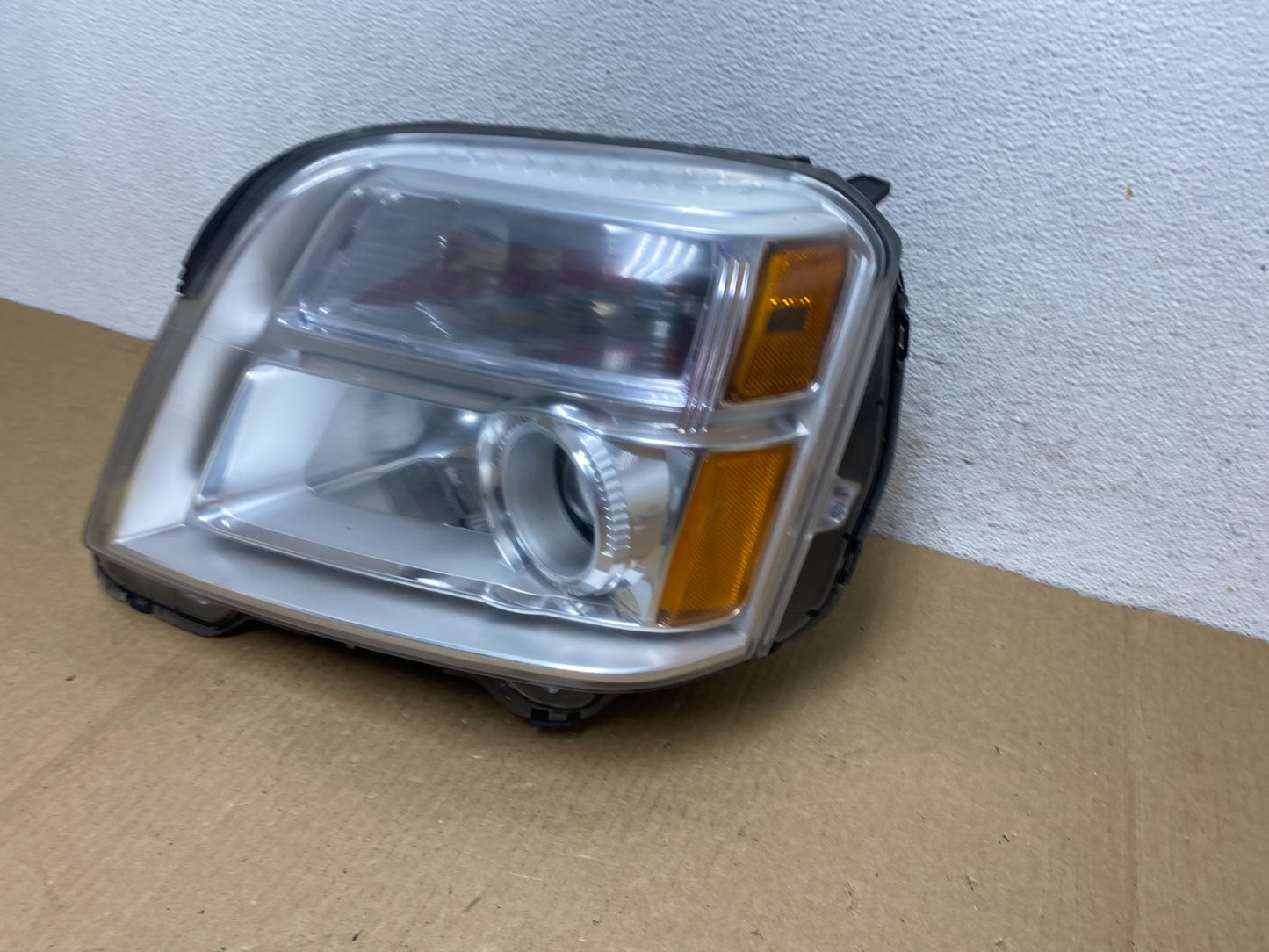 2010 to 2015 GMC Terrain Halogen Left Driver Lh Side Headlight TYC AF9548 DW1