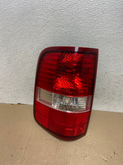2004 to 2008 Ford F150 F-150 Left Driver LH Side Tail Light AG5866 LK0