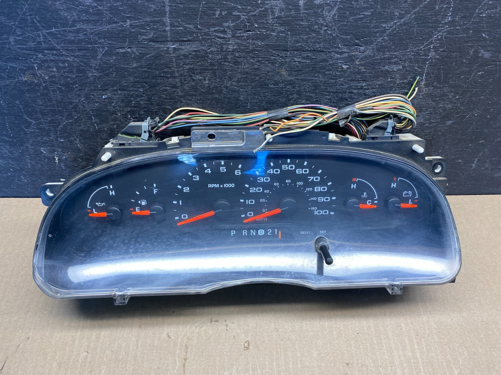 2006 Ford E350 Gauge Speedometer Cluster ag9364 DG0
