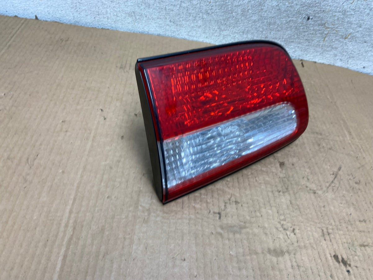 2001 2002 2003 Toyota Sienna Left Driver Lh Side Inner Tail Light AI7907 LK2