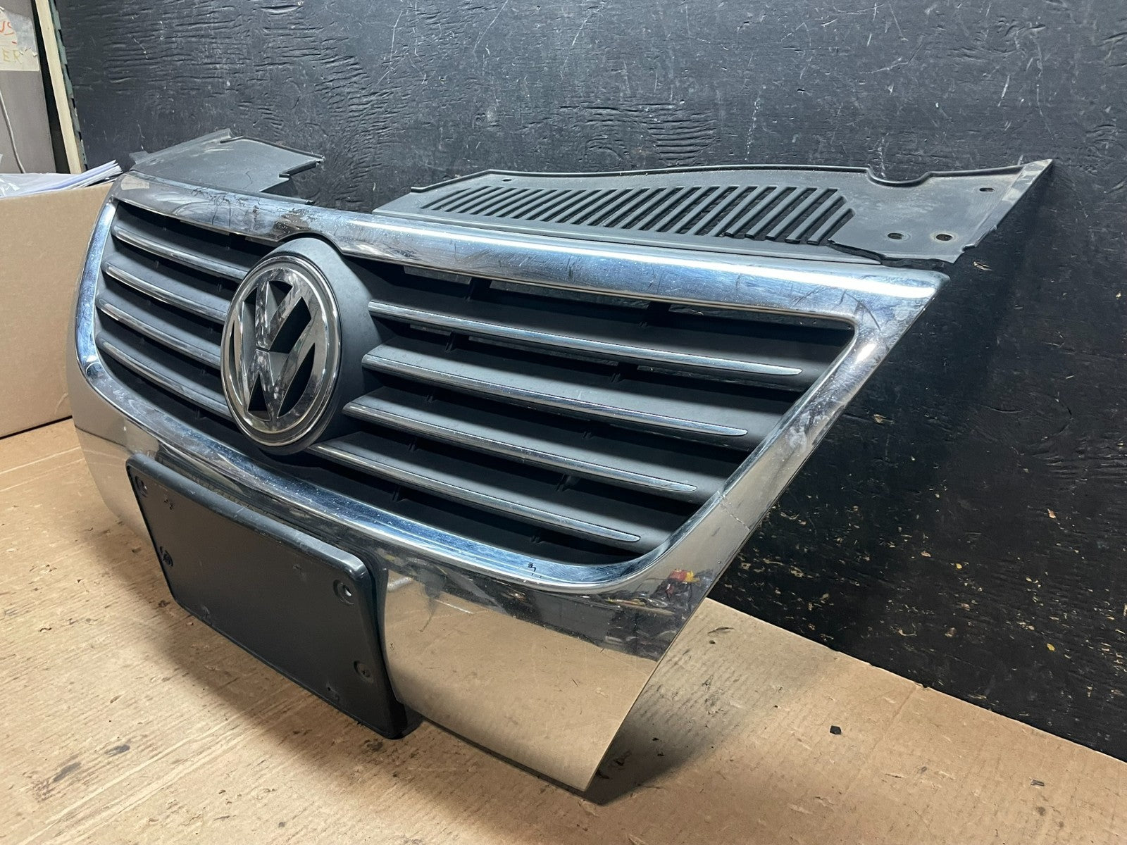 2006 to 2010 Volkswagen Passat Front Upper Grill Grille Oem Z8113 DG2
