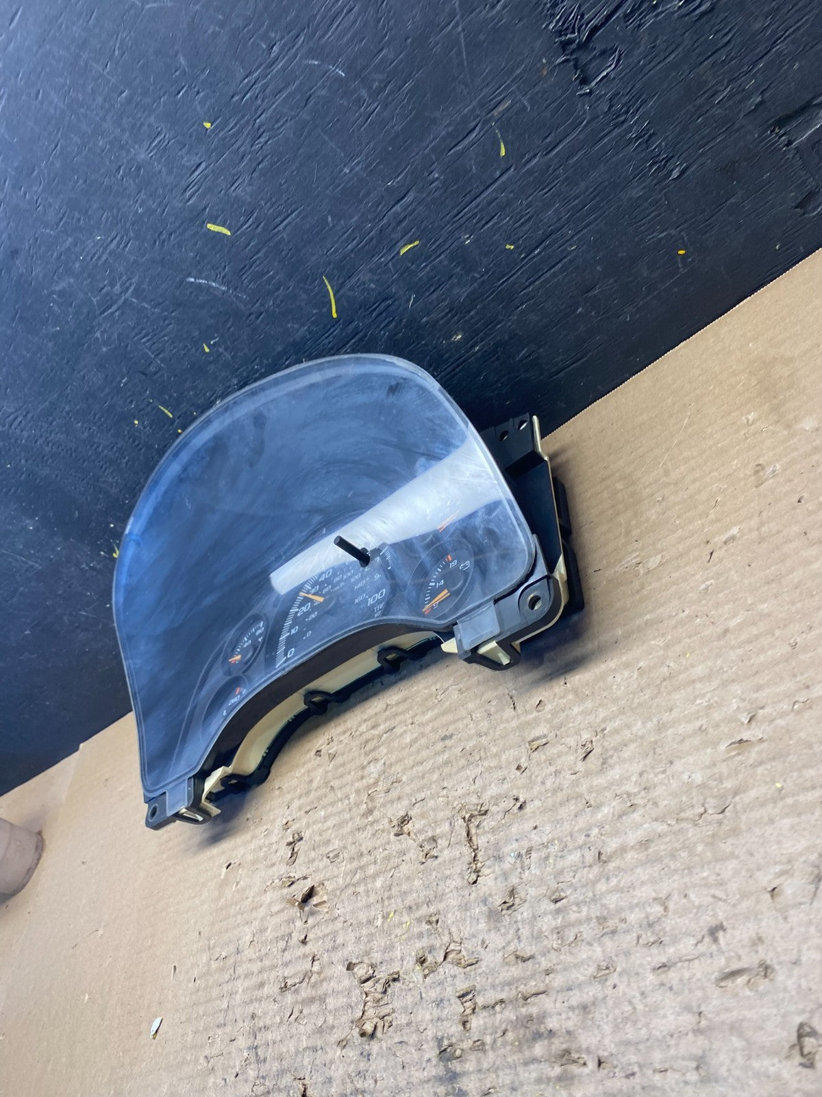 2004 to 2007 Chevrolet Express Speedometer Cluster Gauge S8996 DG2