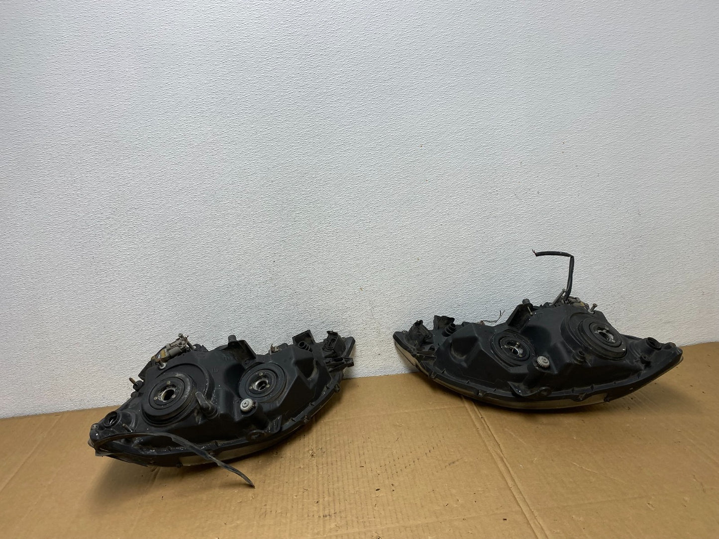 1999 to 2003 Lexus RX300 Left+Right Headlights Halogen AD0876 DW11