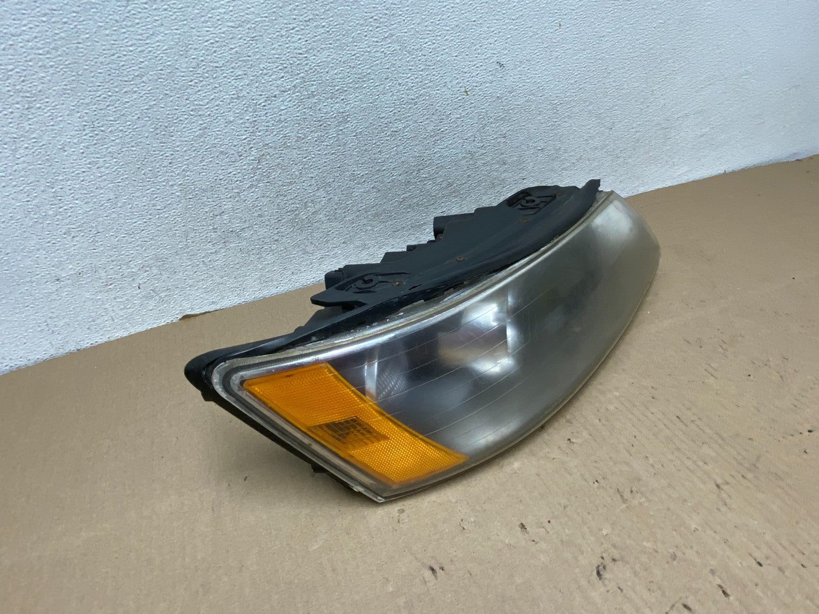 2006-2008 Hyundai Sonata Right Passenger Rh Side Headlight Halogen AG7915 DW2