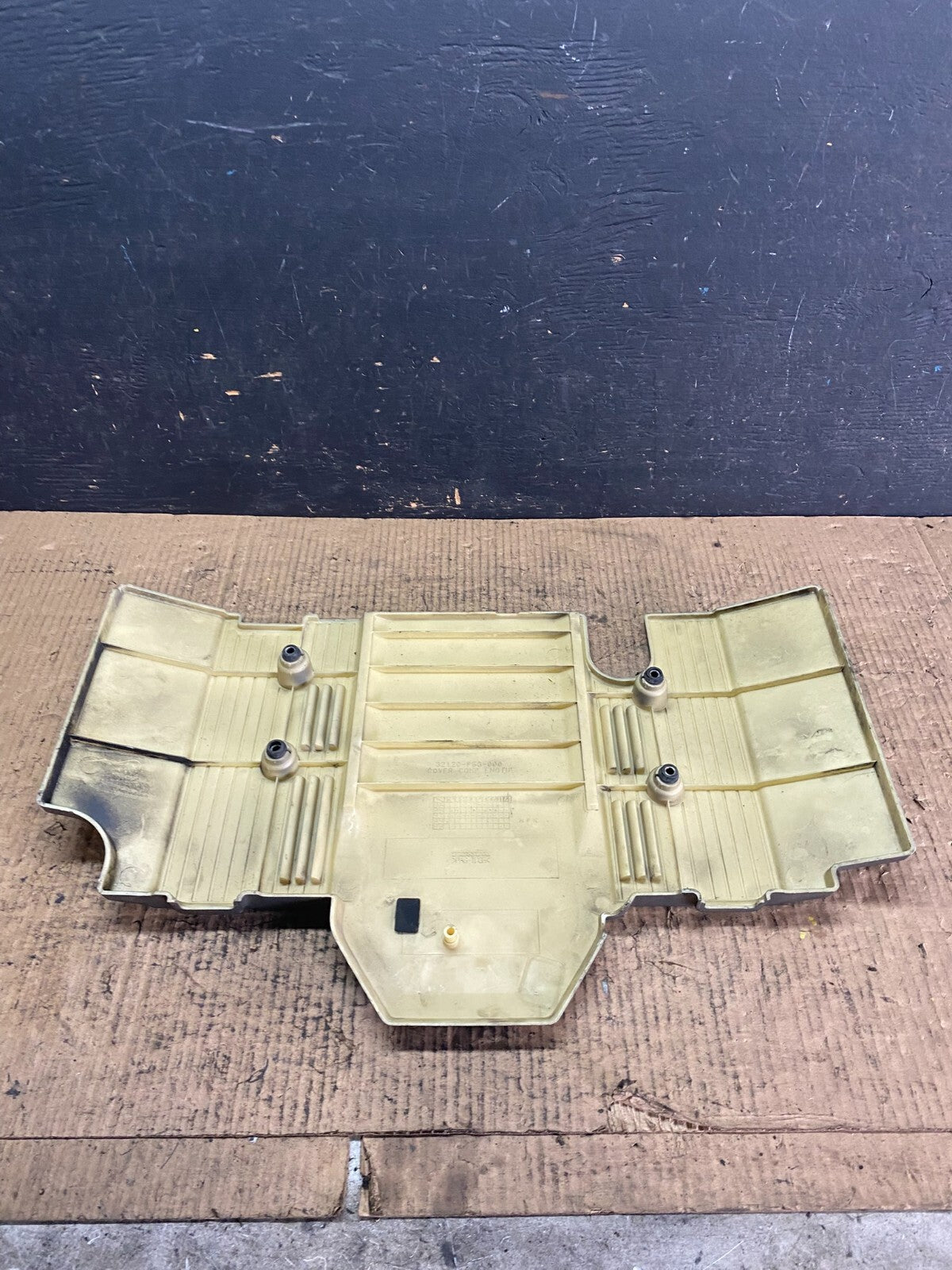 1996 to 1997 Acura TL 3.2L Engine Top Lid Cover 32120-P5G-000 N1958 PS5