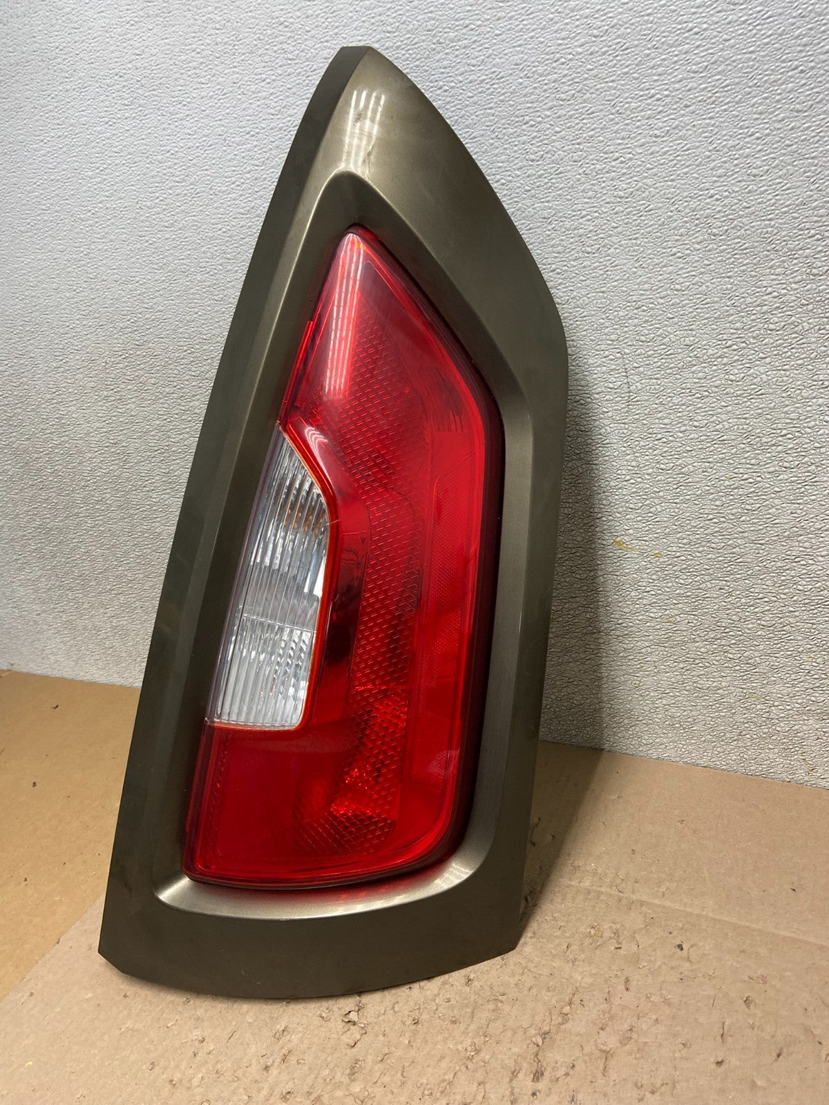 2012 to 2013 Kia Soul Right Passenger Rh Side Tail Light Oem Z6509 DW1