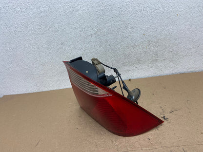 2005 2006 2007 Ford Focus Sedan Right Passenger Tail Light AF4891 LK1