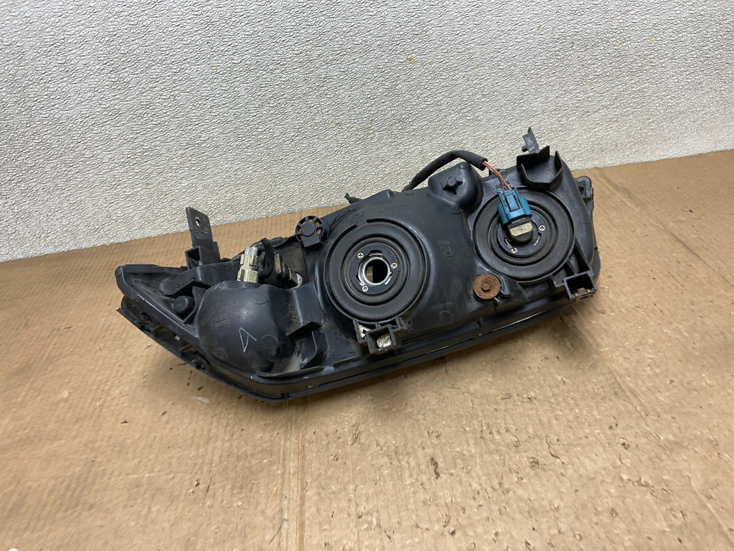 2001 to 2003 Acura MDX Passenger Right RH Headlight AA6921 DW4