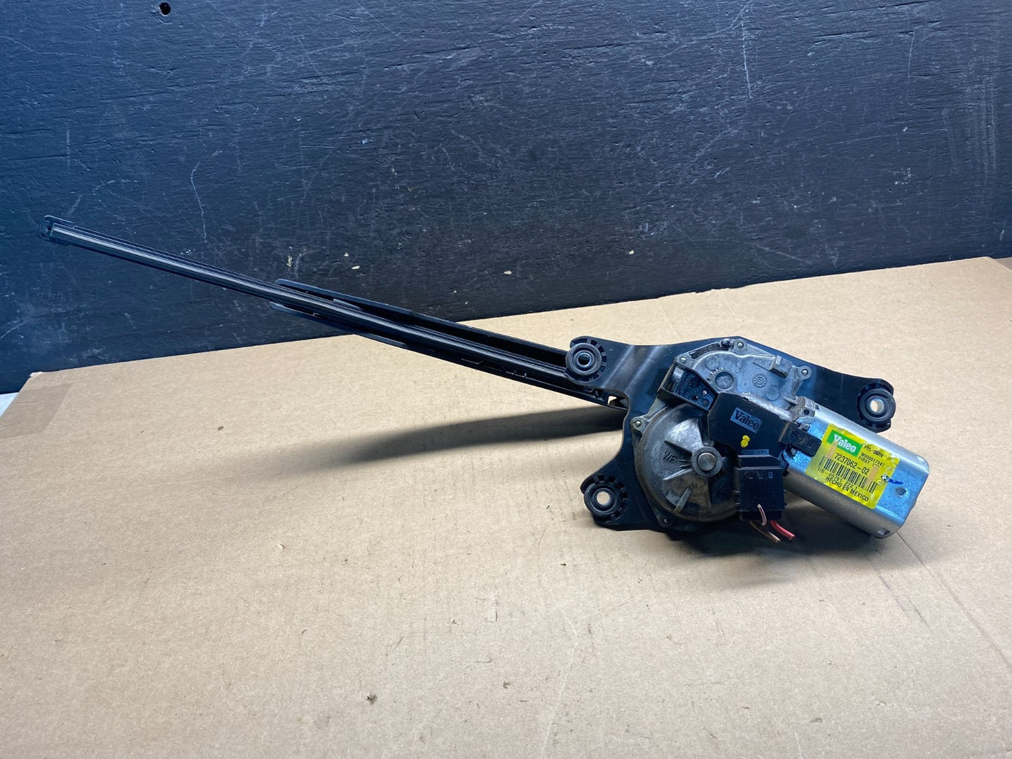 2011 to 2017 BMW X3 Rear Windshield Wiper Motor AE7387 DW5