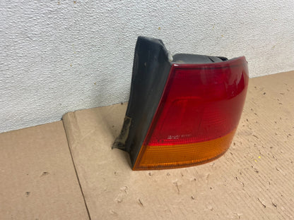 1996-1998 Honda Civic Coupe 2-Dr Right Passenger Tail Light D8991 OEM2