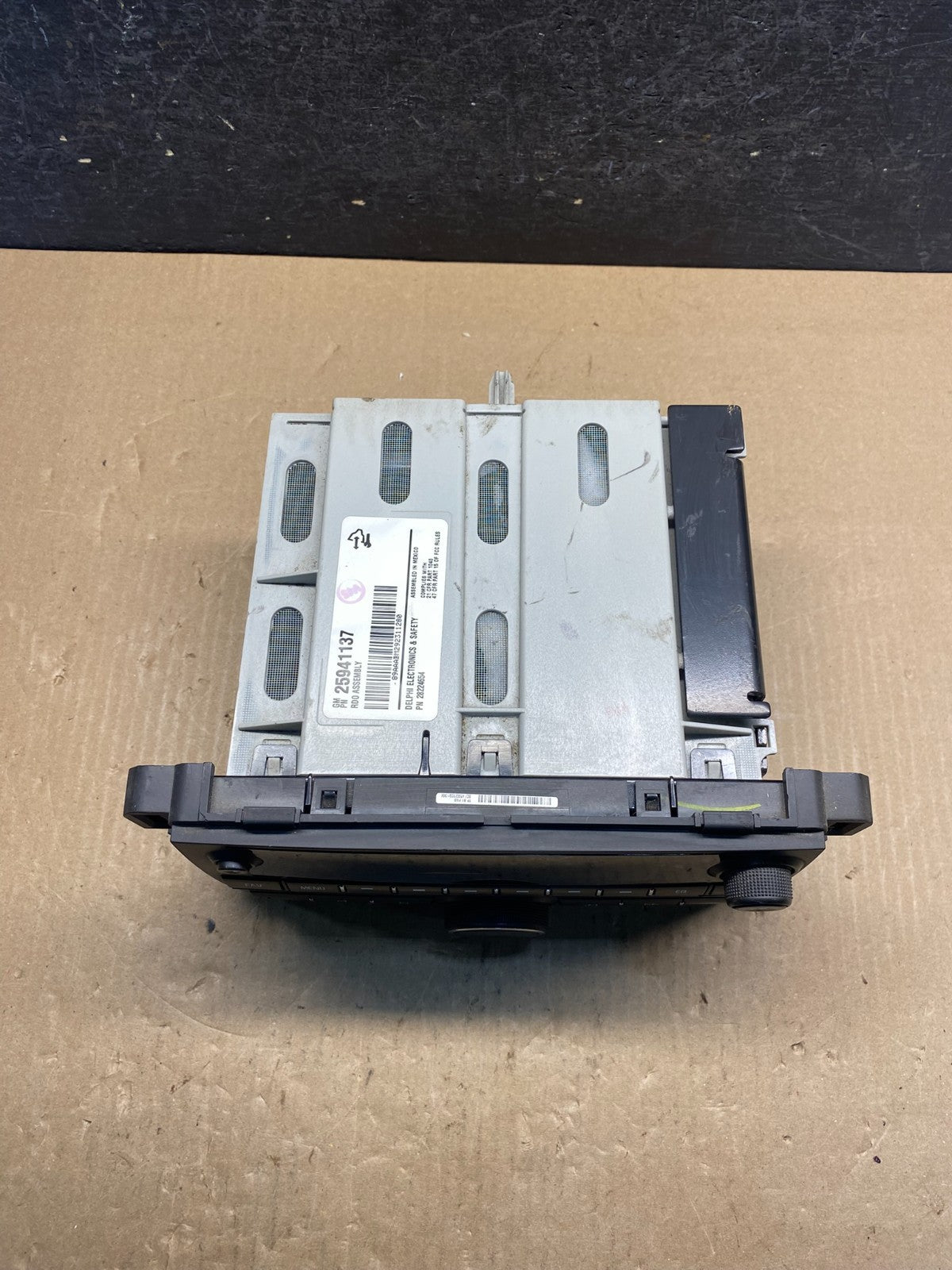 2007 to 2014 GMC Chevy Truck Yukon Silverado AM FM Radio AG1887 DG3