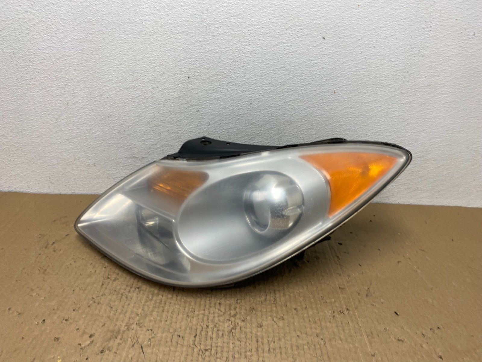 2007 to 2012 Hyundai Veracruz Left Driver LH Headlight Halogen OEM AC4138 DW0