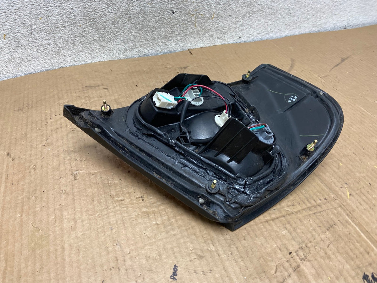 2000 to 2001 Nissan Altima Tail Light Right Passenger Rh Side AI8222 LK3