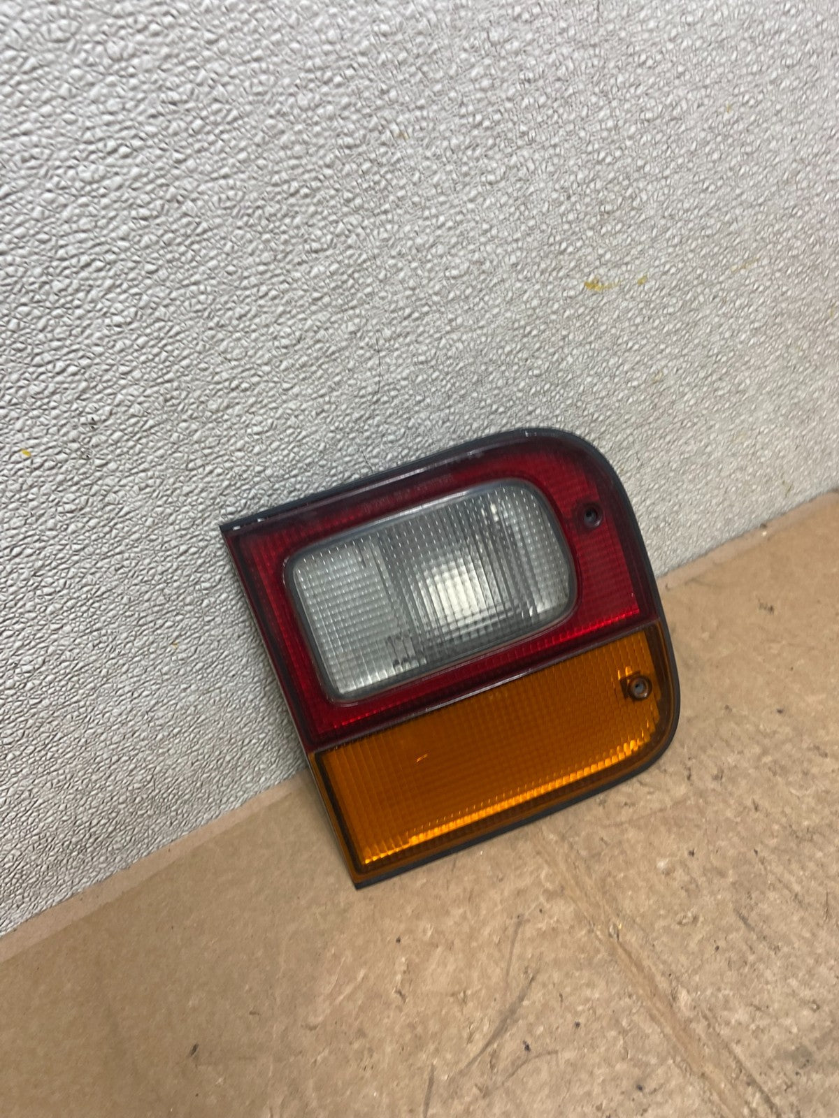 1996 to 1998 Mazda Mpv Right Passenger RH Side Inner Tail Light Oem AA3822 DW2