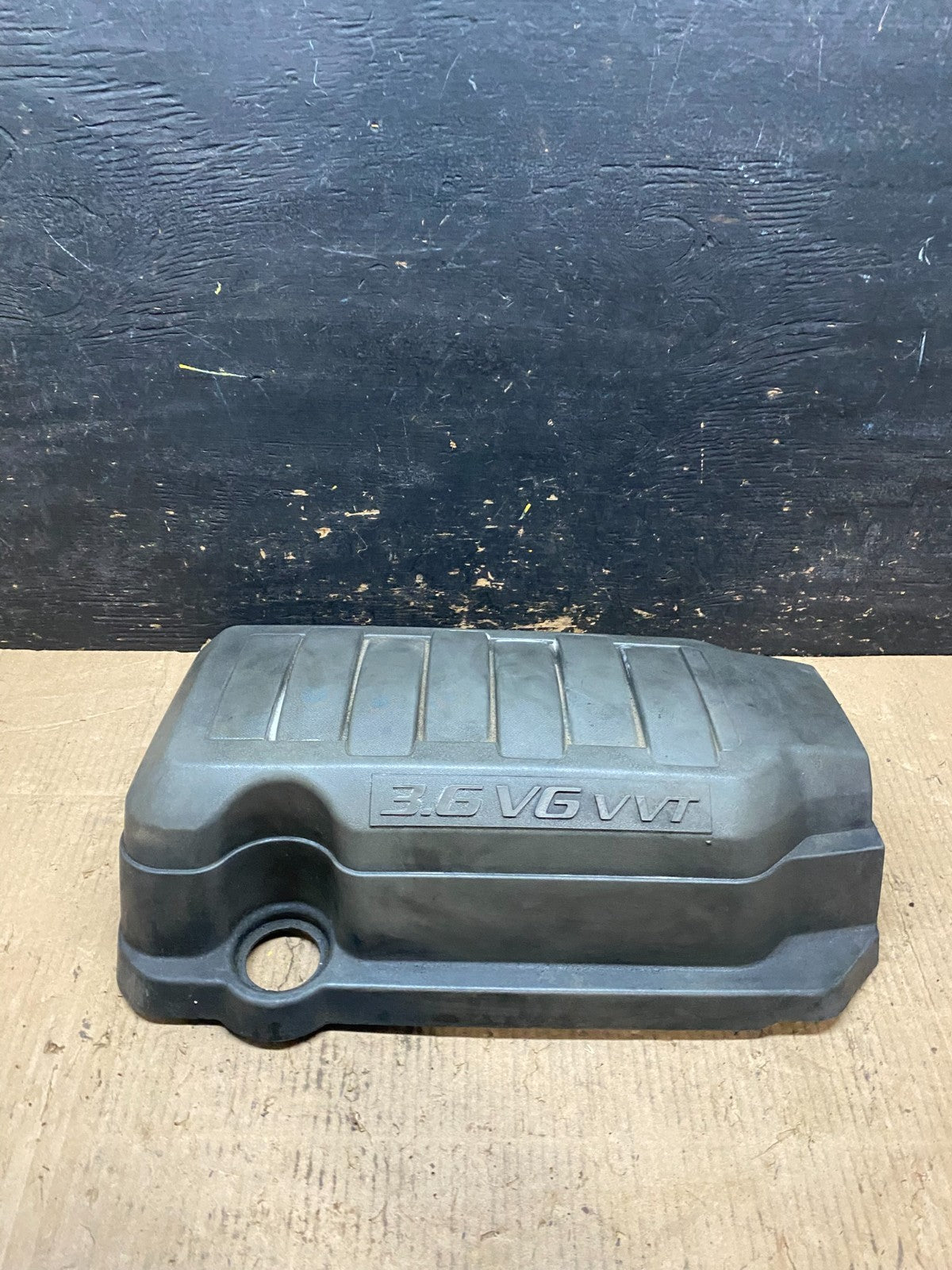 2007 to 2008 GMC Acadia 3.6L VVT Engine Cover Shield OEM u6117 DG0