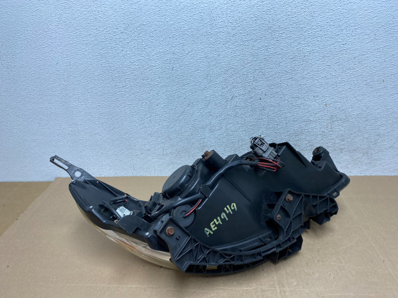 2009-2013 Subaru Forester Left Driver LH Halogen Headlight AE4949 DW7