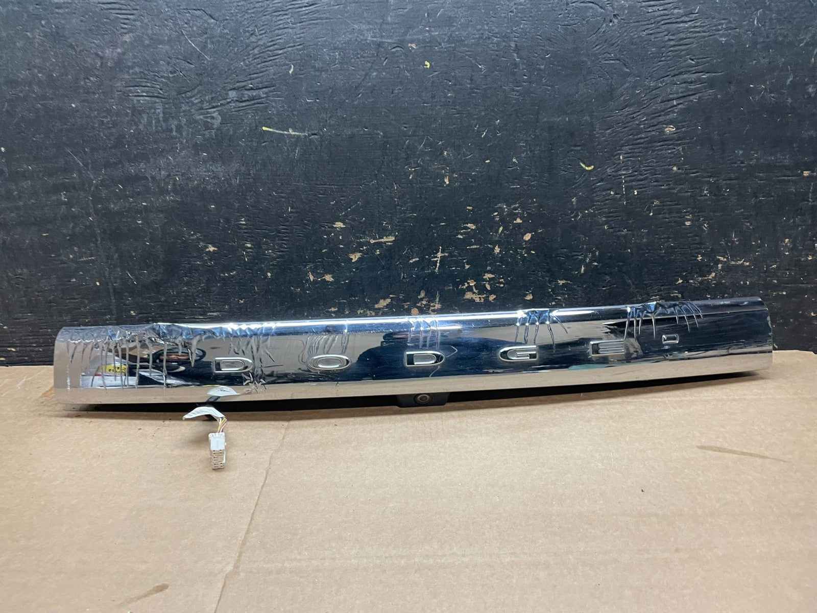 2011-2013 Dodge Durango Liftgate Tailgate Chrome Trim Molding w/ Camera Y9255 DG0