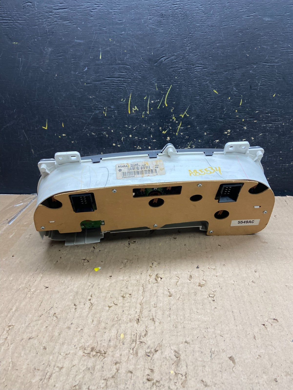 2001 2002 2003 Dodge Durango Speedometer Instrument Cluster Gauge AB55343