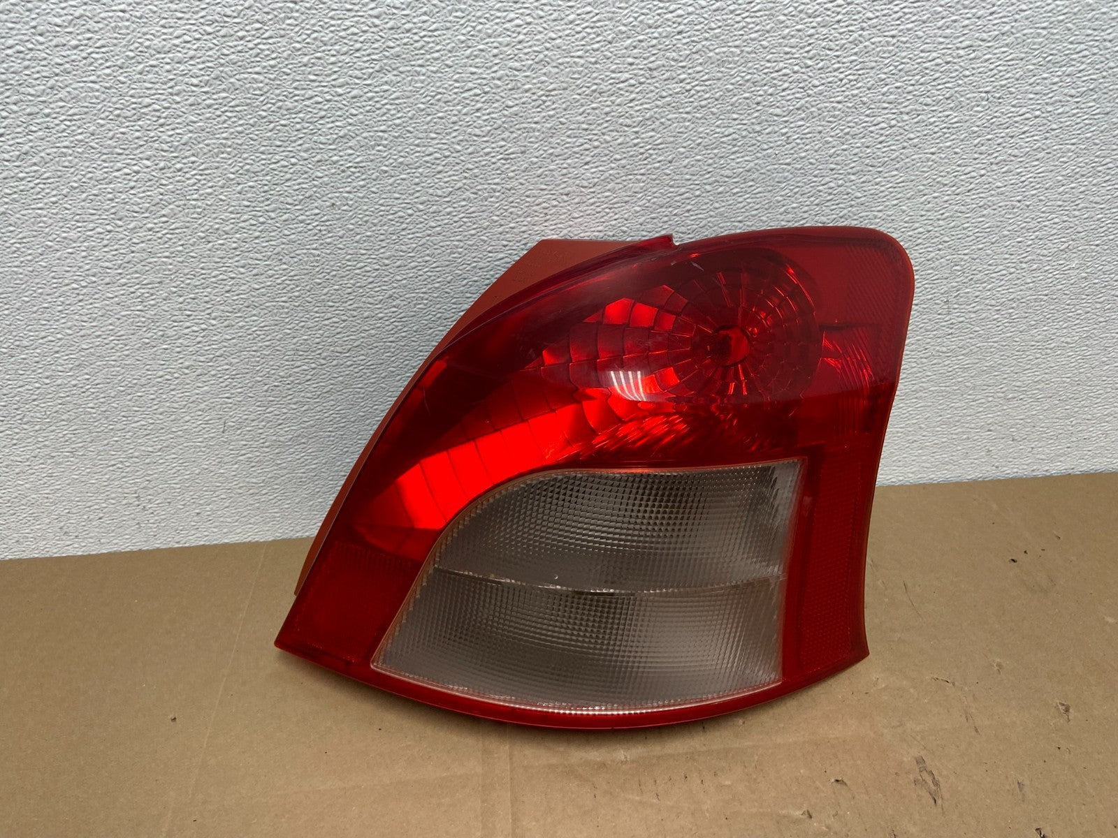 2006 to 2008 Toyota Yaris Hatchback Right Passenger RH Tail Light Oem AB6798 DW0