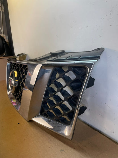 2005 2006 2007 Nissan Pathfinder Chrome Front Upper Grill Grille AF8746 DG1