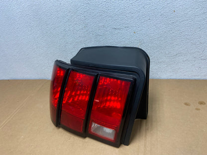 1999 - 2004 Ford Mustang Left Driver Lh Side Tail Light AD2553 LK1