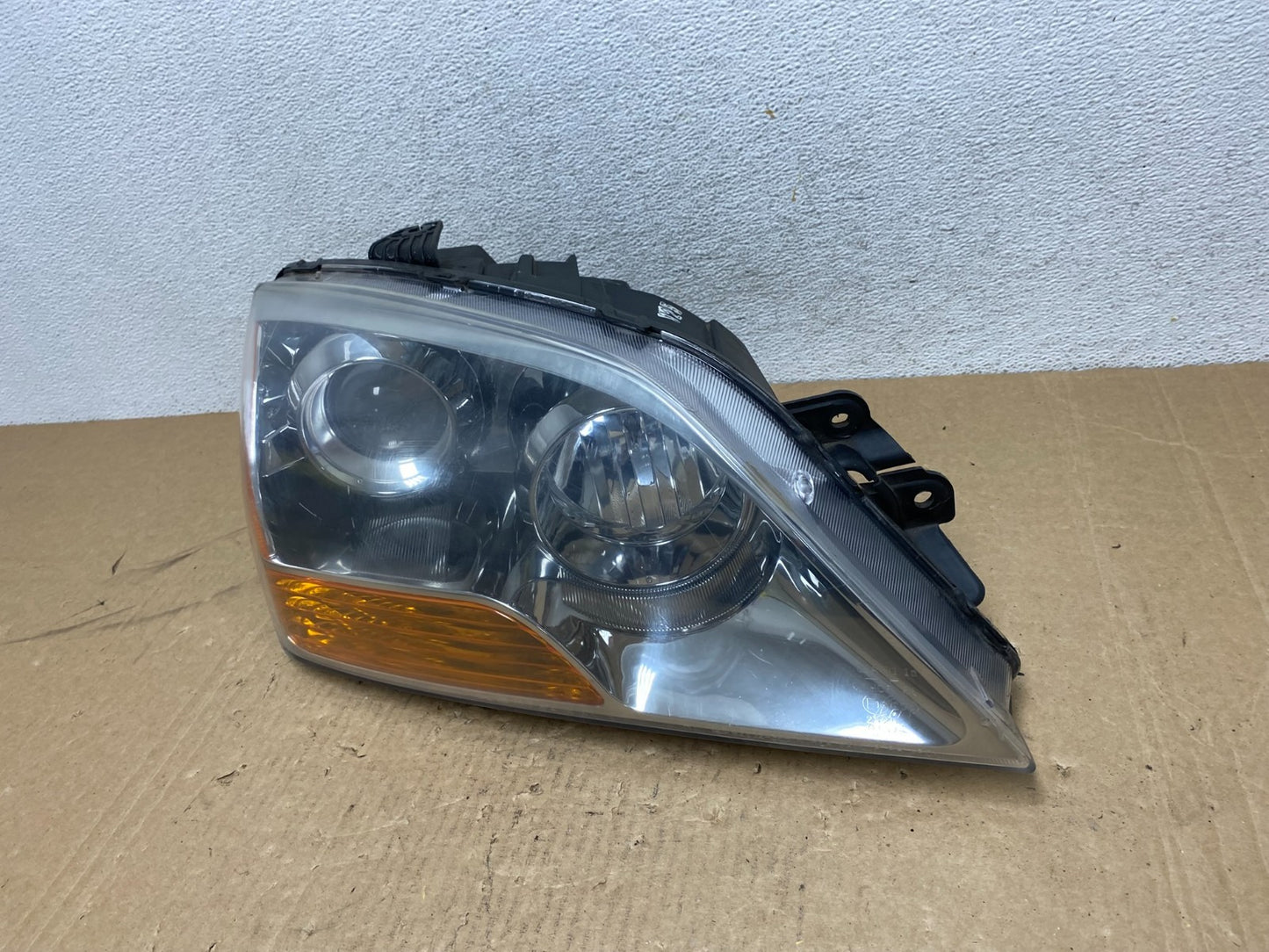 2007 2008 2009 Kia Sorento Right Passenger RH Side Headlight Halogen AG0551 DW1