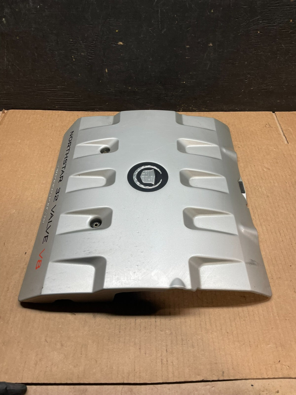 2001 to 2004 Cadillac Deville Seville Northstar Engine Motor Cover J7378 DG2