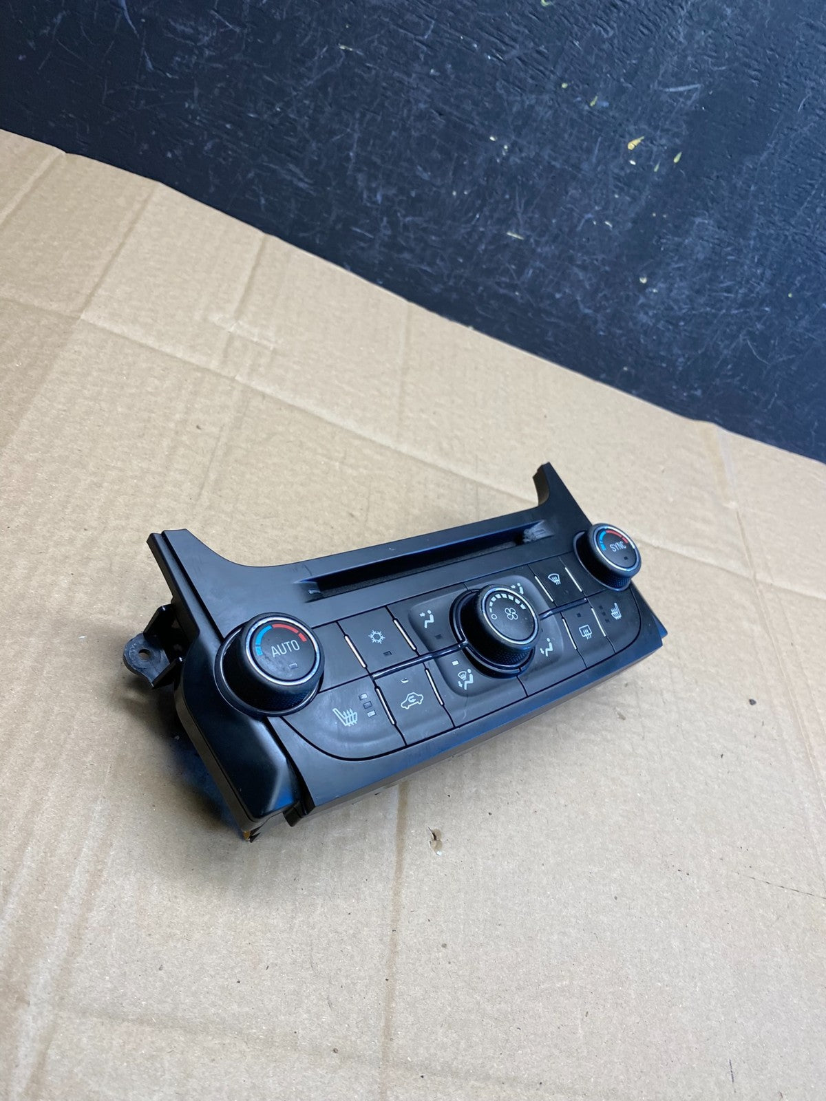 2013 to 2016 Chevrolet Malibu AC Heat Temperature Climate Control AC9276 DG1
