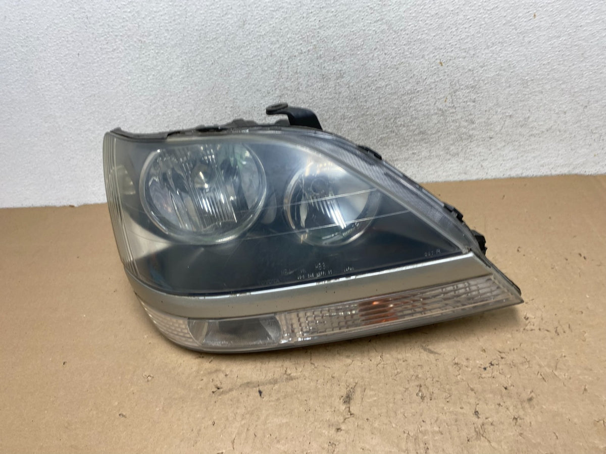 1999 to 2003 Lexus RX300 Right Passenger Headlight Halogen AG4460 DW0