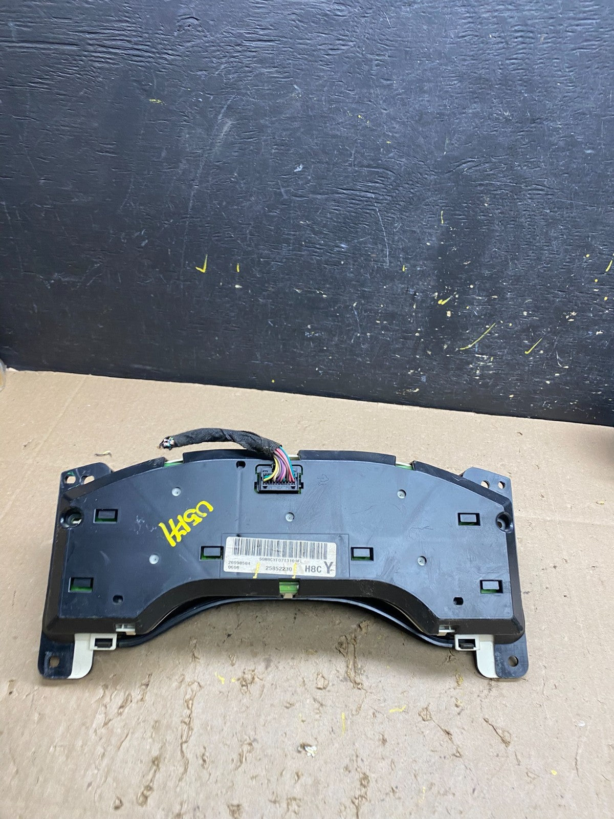 2008 to 2010 Chevrolet Express 1500 Speedometer Cluster Gauge U5171 DG5