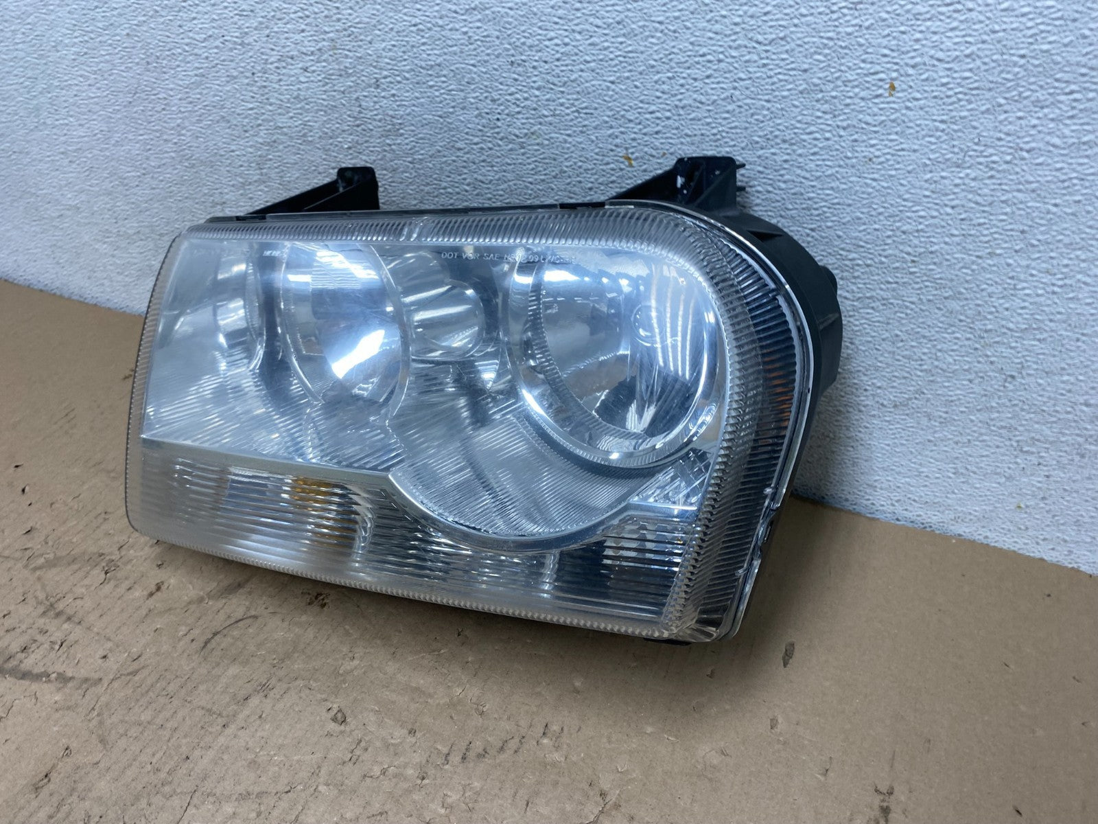 2005 2006 2007 Chrysler 300 Left Driver LH Halogen Headlight AF3279 DW1