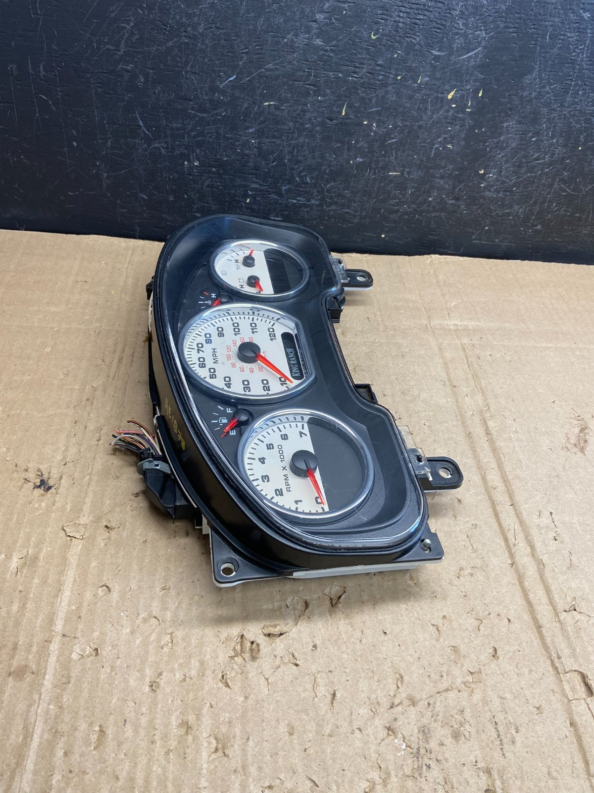 2004 - 2005 Ford F150 F-150 Lariat Speedometer Cluster Gauge ae1878 DG1
